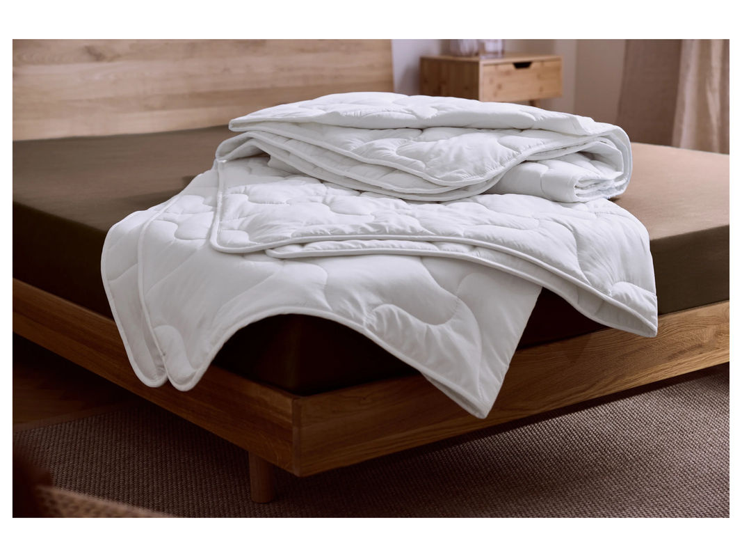 LIVARNO Ganzjahres-Bettdecke aus Baumwolle und Viskose, B/H: 155 x 220 cm - Bild 2