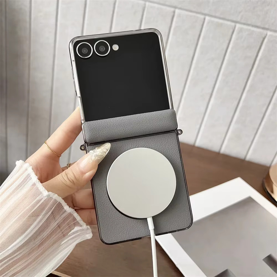 Samsung Galaxy Z Flip 7 Schutzhülle aus Vintage PU-Leder in Braun mit magnetischer kabelloser Ladefunktion und stoßfestem Scharnier-Schutz - Bild 3