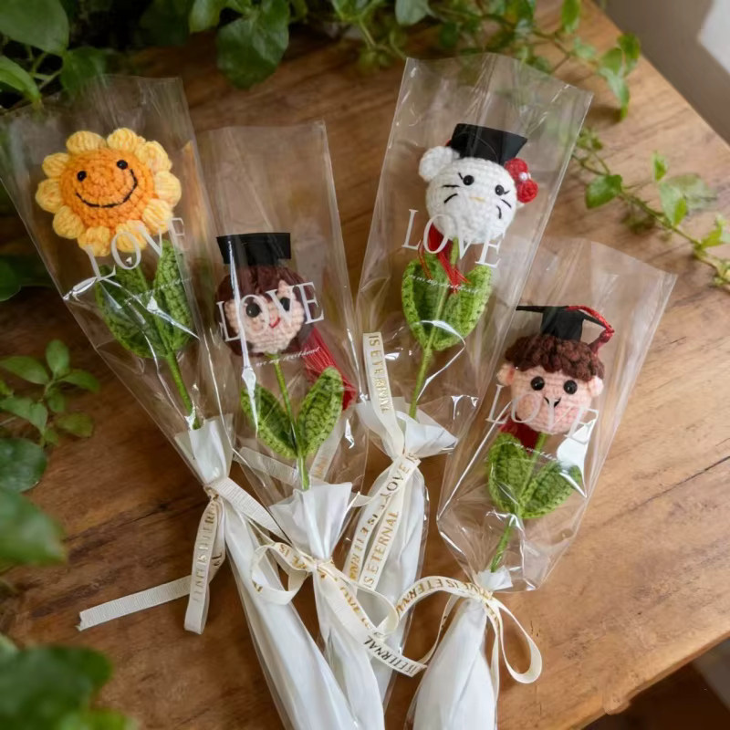 Sanrio Hello Kitty Gestrickte Sonnenblumen als kreativer Blumenstrauß in Mehrfarbig für Kinder und als Abschlussgeschenk - Bild 2