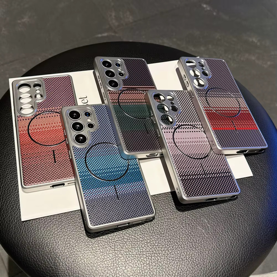 Samsung Handyhülle mit karierter Kohlefaser und integriertem Magnetring für Galaxy S26 Ultra, S25 Edge, S25 und S24 Ultra in Schwarz und Grün - Bild 3