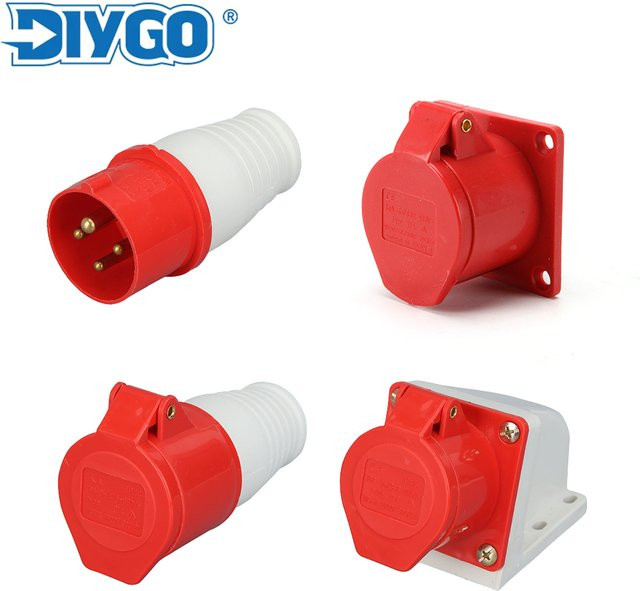 go-e Industrieller Strom-Außenanschluss IP44 Kombination mit Stecker und Steckdose, Rot, 380–415 V, 32 A, Kupferkontaktkörper und Messing - Bild 1