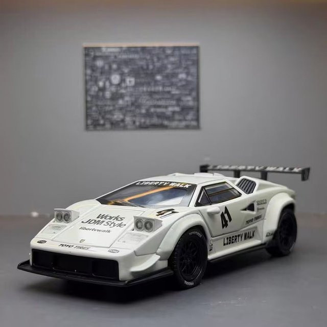 MAKEDA Lambor Countach LBWK SVJ63, Spielzeug Modelle, 1:32, mit Licht und Sound - Bild 1