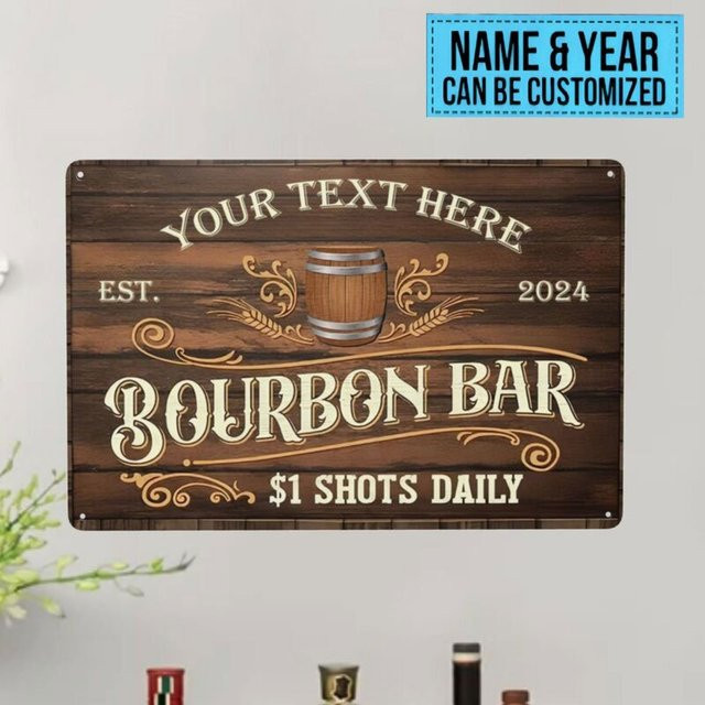 Maßgefertigtes Rustikales Holz-Bourbon-Bar Aluminiumschild von Hello Young in Braun und Weiß als Vintage Wanddekoration für dein Heim oder deinen Pub - Bild 1