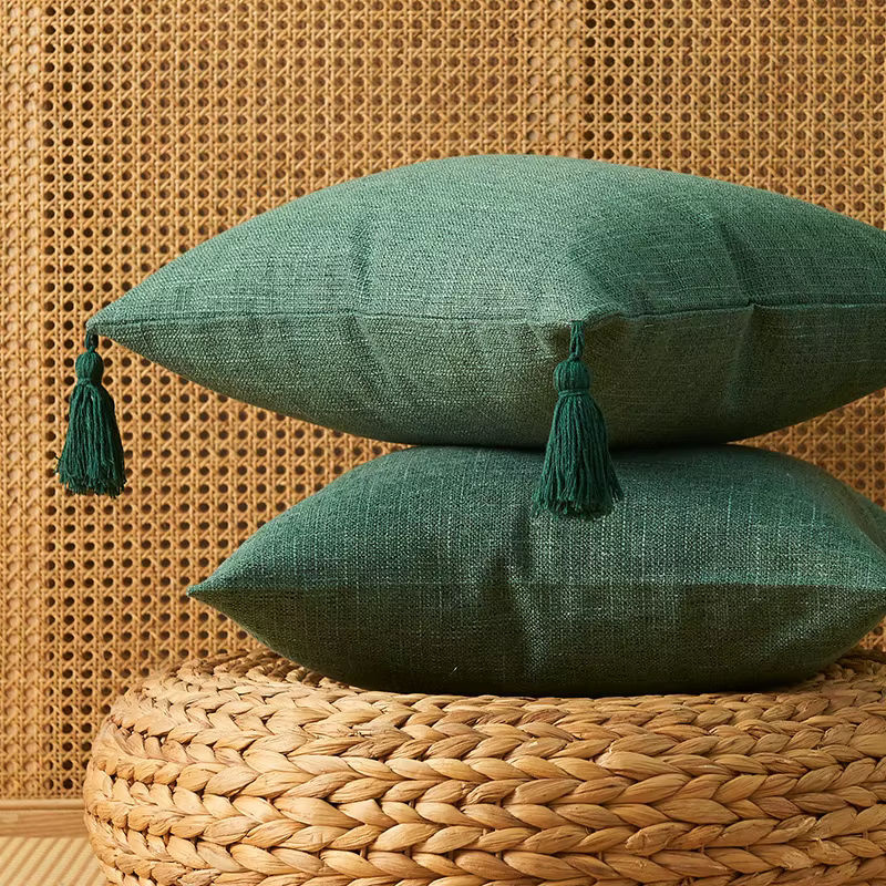 Dekokissenbezüge in Grün aus Baumwollleinen mit Quaste im Boho-Stil von inyahome - Bild 3