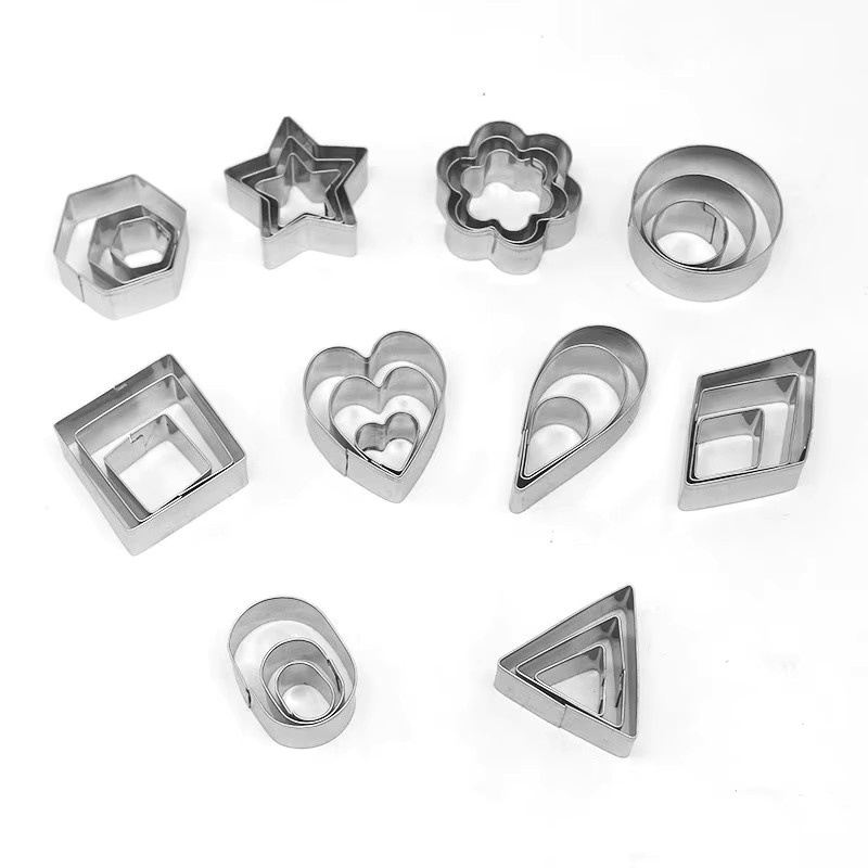 JUSTINLAU Ausstechformen Set aus Edelstahl in Silber, 30 Teile mit Herz, Stern, Blume und geometrischen Formen für Keks, Gebäck und Fondant - Bild 3