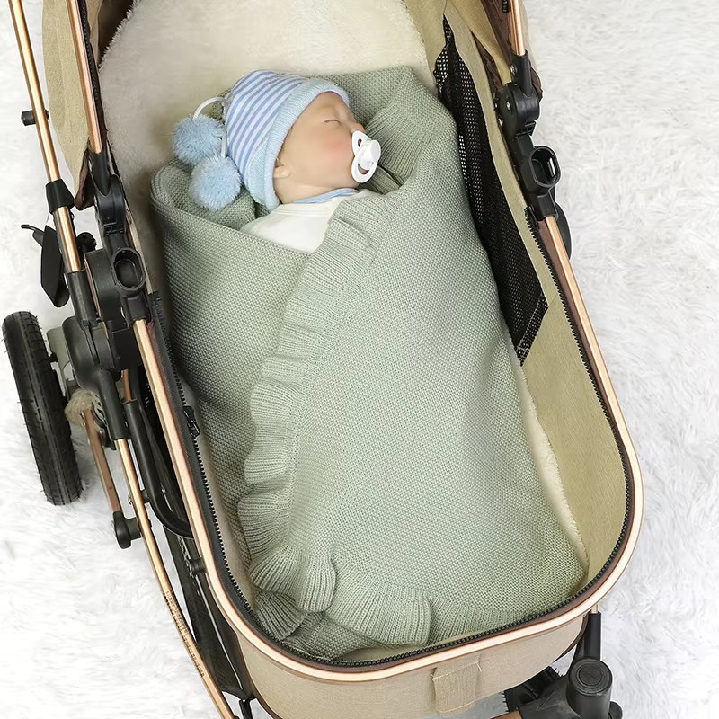 Reversible gestrickte Babydecke von DANIVIVI in Beige und Grün für Neugeborenen und Kinderwagen - Bild 2