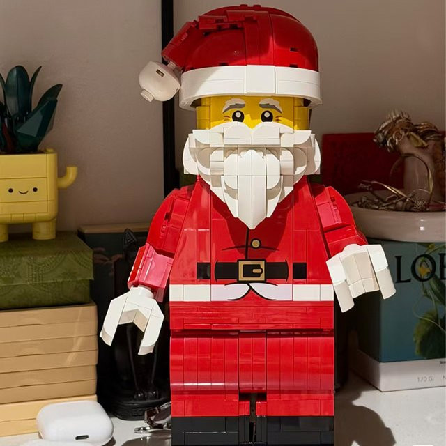 Disney Weihnachtsmann-Minifigur, Baustein-Puzzle-Modell, 761 Teile, ab 14 Jahren - Bild 1