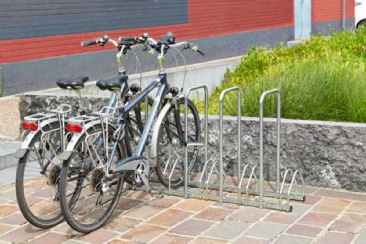 Bügelparker Mottez B131AR aus Stahlrohr in Silber, 2-seitig mit Diebstahlsicherung für bis zu 5 Fahrräder, B/T/H: 132 x 33 x 83 cm - Bild 2