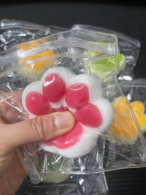 Datgo Kawaii Katzenpfoten-Klebespielzeug, Squishy, Glitzer-Klauen - Bild 1