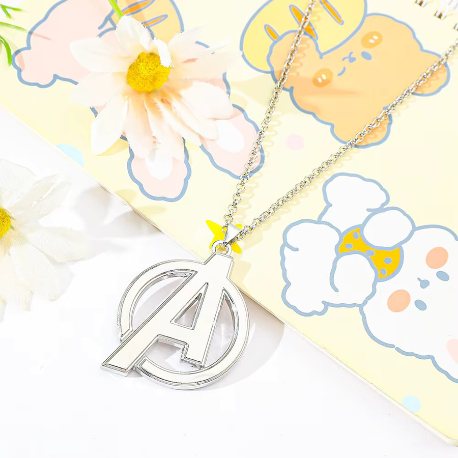 TAKARA TOMY Avengers Logo Anhänger-Halskette, Silber, Unisex - Bild 3