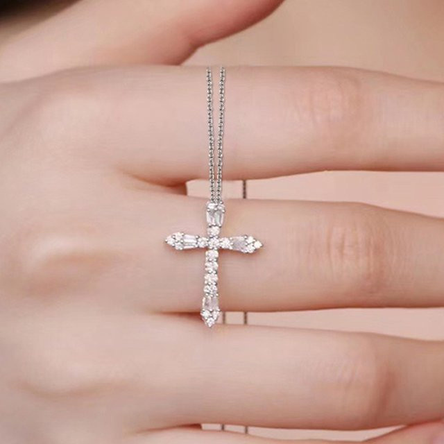 Huitan Halskette mit Kreuz Anhänger, Silber, Zirkonia, Damen - Bild 1