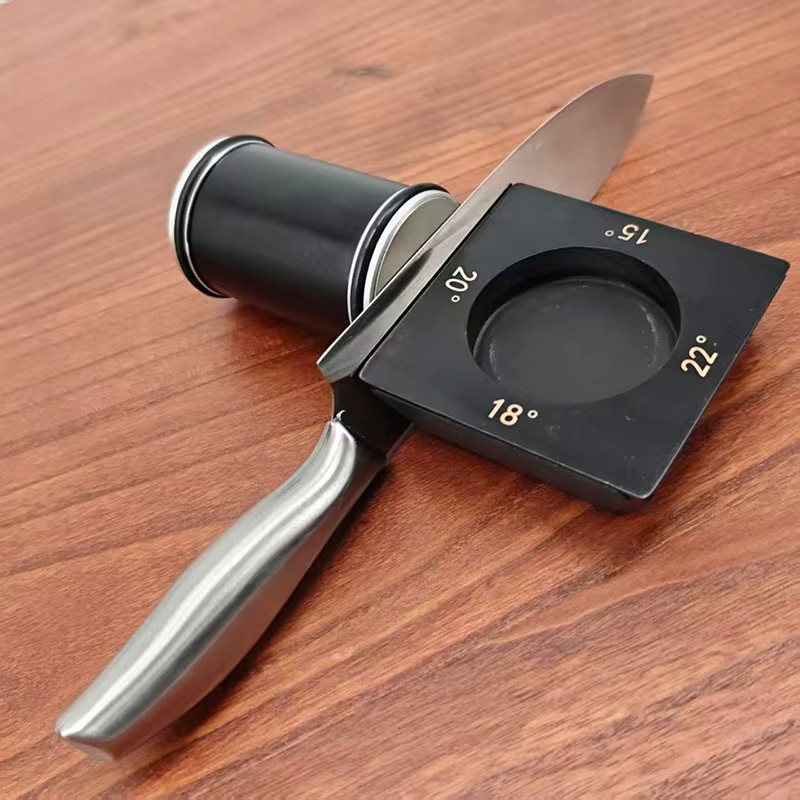 RSCHEF Rollmesser-Schärfer mit Magnetfuß aus Holz und Edelstahl in Schwarz für 15, 18, 20 und 22 Grad Winkel - Bild 2