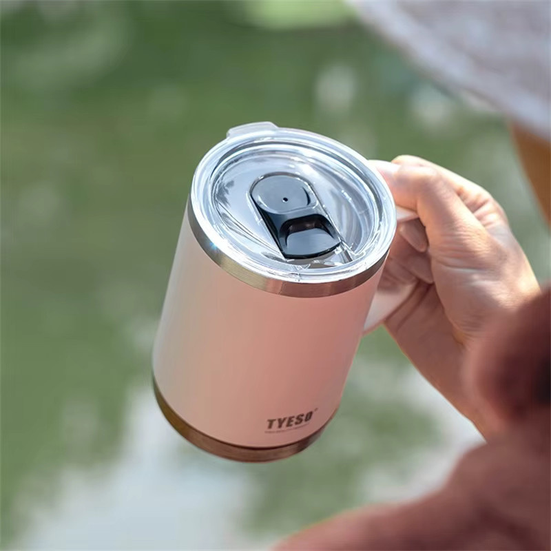 TYESO Vakuumisolierter Kaffeebecher aus Edelstahl mit Holzmaserung-Basis und Griff in Grün, 530ml oder 710ml - Bild 2