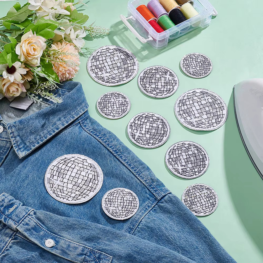 12 Stück Polyester-Aufnäher in Silber zum Aufbügeln oder Aufnähen mit Disco-Kugel-Motiv - Bild 2