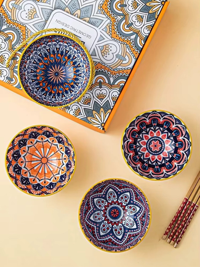Bömisches Keramikgeschirr-Set aus Porzellan mit Schüsseln und Essstäbchen in Blau und Weiß mit geometrischem Muster - Bild 3