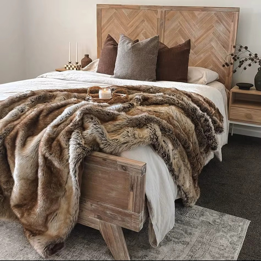 Battilo Kunstfell-Decke in Braun, luxuriöse und flauschige karierte Überwurfdecke für Winter und Schlafzimmer, B/T: 152 x 127 cm - Bild 6