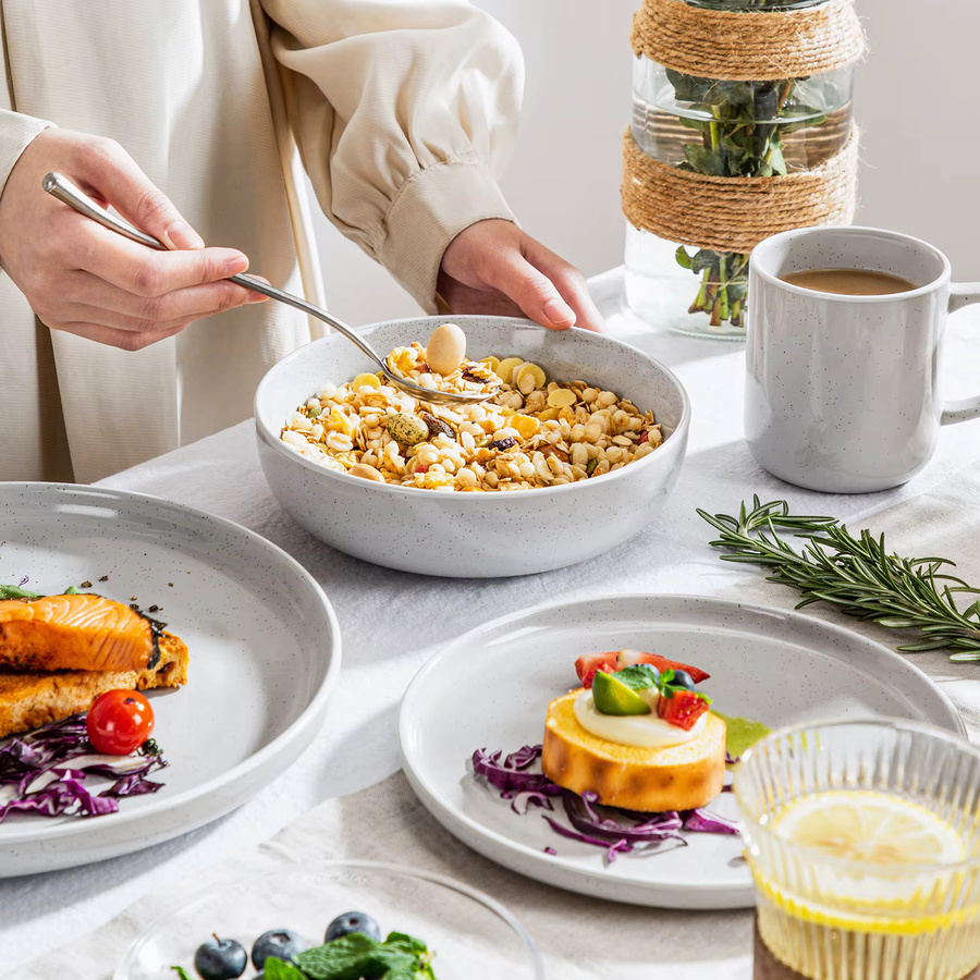 Vancasso Steinzeug-Geschirrset in Hellgrau mit Sesam-Glasur, 16-teiliges Keramik-Dinner-Set bestehend aus Tellern, Suppenschüsseln und Bechern - Bild 3