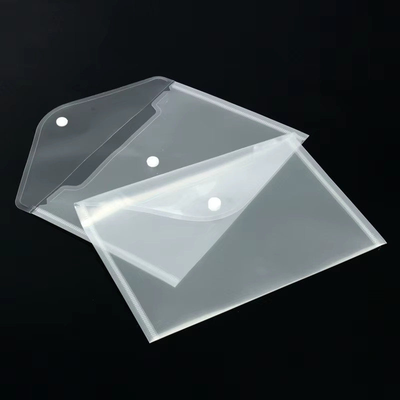 Transparente A5-Ordnertasche aus Kunststoff als wasserabweisender Aktenhalter und Dokumentenschutz für deinen Bürobedarf - Bild 3