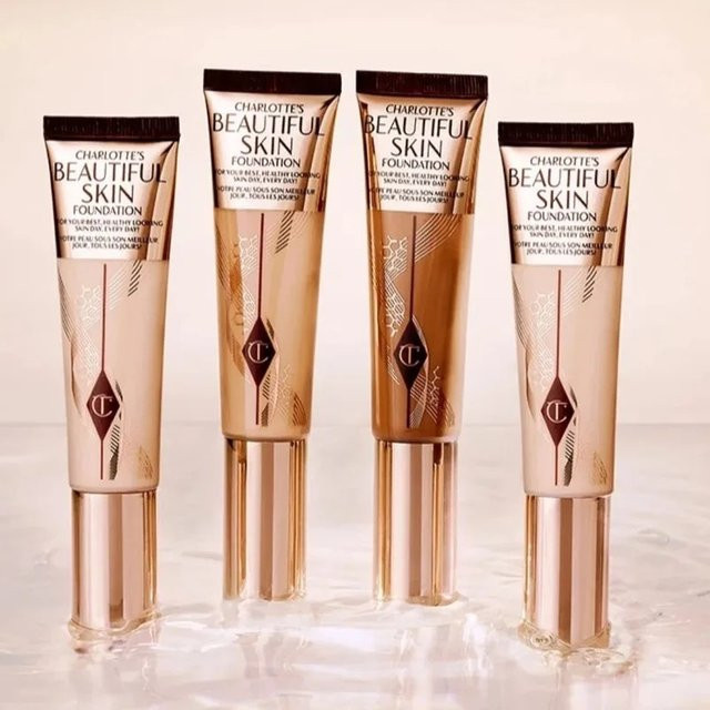 Charlotte Tilbury Hyaluronsäure-Foundation, Flüssig, Unisex - Bild 1