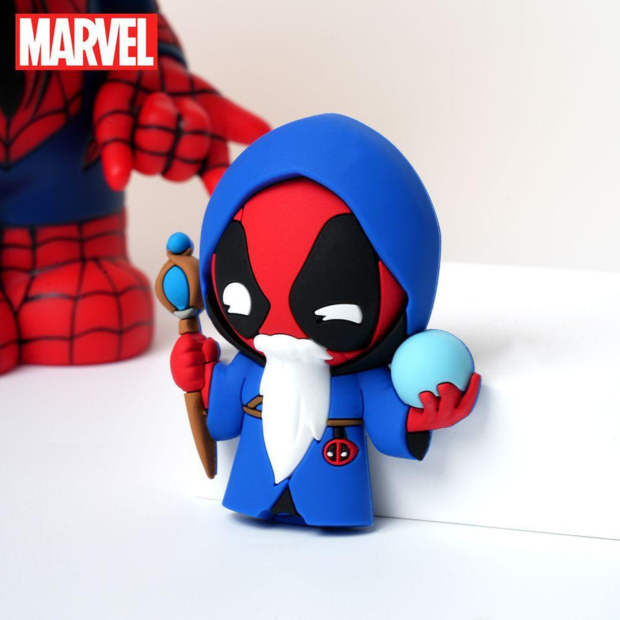 Marvel Deadpool 3D Kühlschrankmagnet Figur aus PVC in Rot, Blau, Weiß und Schwarz - Bild 1