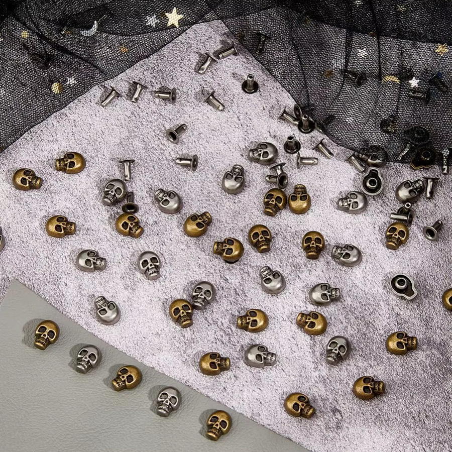 Ohrstecker Totenkopf, Nieten, Metall, 2 Farben - Bild 4