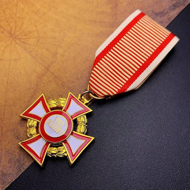 Sweet Story Anhänger, Verdienstorden von Österreich-Ungarn, Kreuzmedaille, Kaiser-Medaille, Ausländische Erinnerungsmedaille - Bild 1