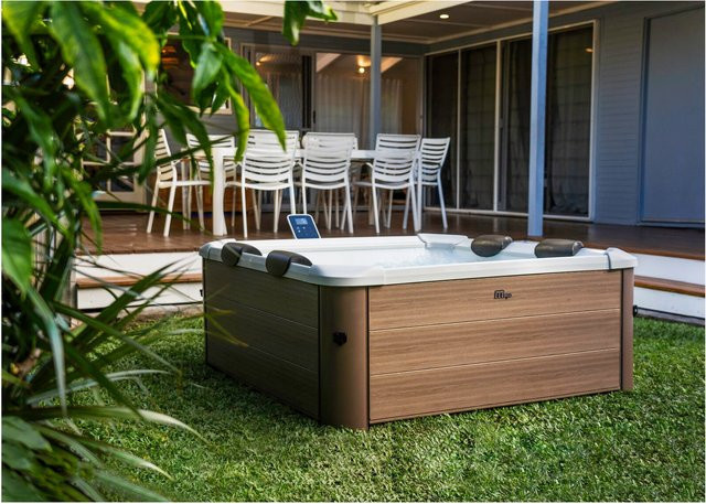 MSpa Whirlpool AMBER Modell 2026 mit LED, WiFi, UVC, 120 Luftdüsen und 8 Hydromassagedüsen - Bild 1