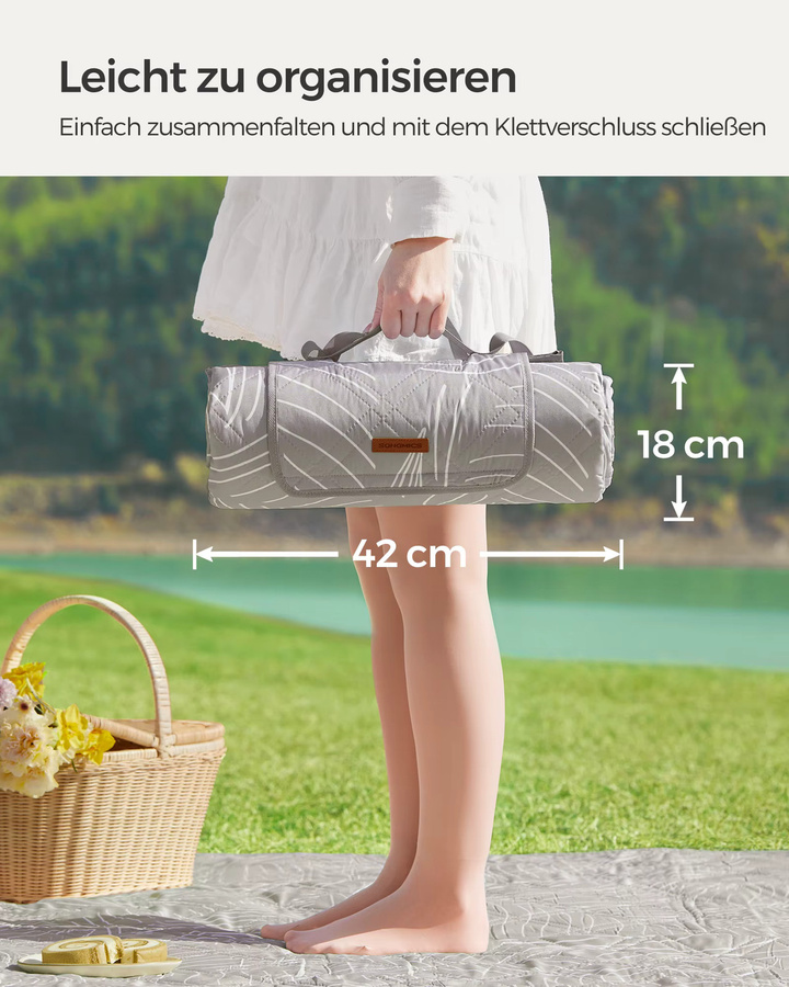 SONGMICS Picknickdecke grau, wasserdicht und faltbar, B/B: 200 x 200 cm, inklusive 4 Erdankern für Park, Garten und Strand - Bild 3