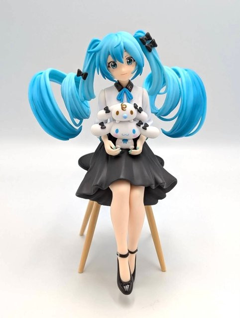 Bandai Hatsune Miku Actionfigur, mit großohrigem Hund, 13cm, Einzelfigur - Bild 1