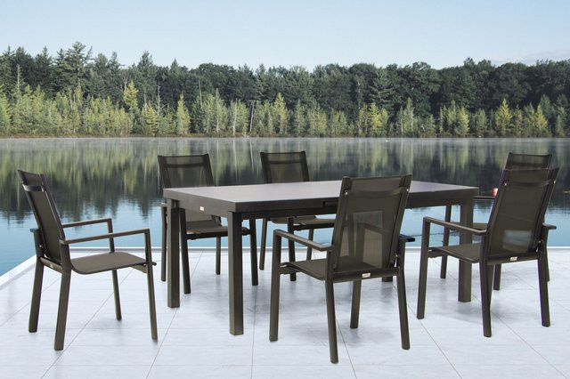 OUTFLEXX Premium Garten-Essgruppe aus Aluminium und Textilene in Anthrazit/Grau mit ausziehbarem Tisch und 6 Stapelsesseln - Bild 1