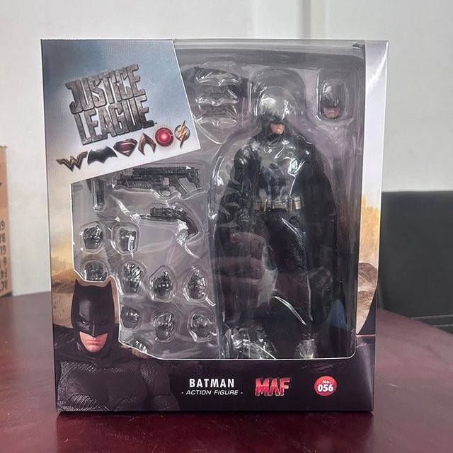 Mafex Justice League Bruce Wayne Batman Actionfigur, mit beweglichen Gelenken - Bild 1