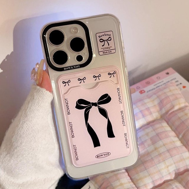 Niedliche iPhone Handyhülle mit Schleife und Kartenhalter in Pink von Yiran Bag, stoßfeste Silikonhülle für verschiedene iPhone Modelle - Bild 1