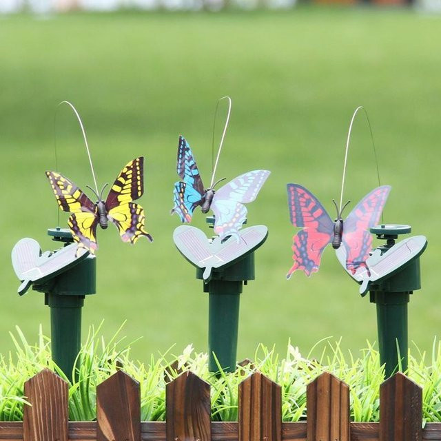 Solarbetriebene Gartendekoration mit tanzenden Schmetterlingen und Kolibris in Beige - Bild 1