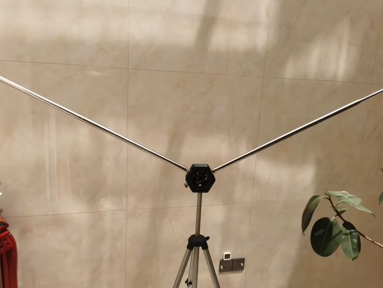 Nvarcher Positive-V-Kurzwellenantennenbasis in Schwarz und Braun - Bild 2