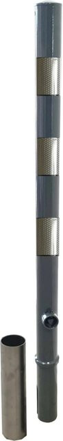 Herausnehmbarer UvV Stahl Absperrpfosten in Anthrazit mit Reflexfolie, Ø 60 mm, Höhe: 90 cm - Bild 1