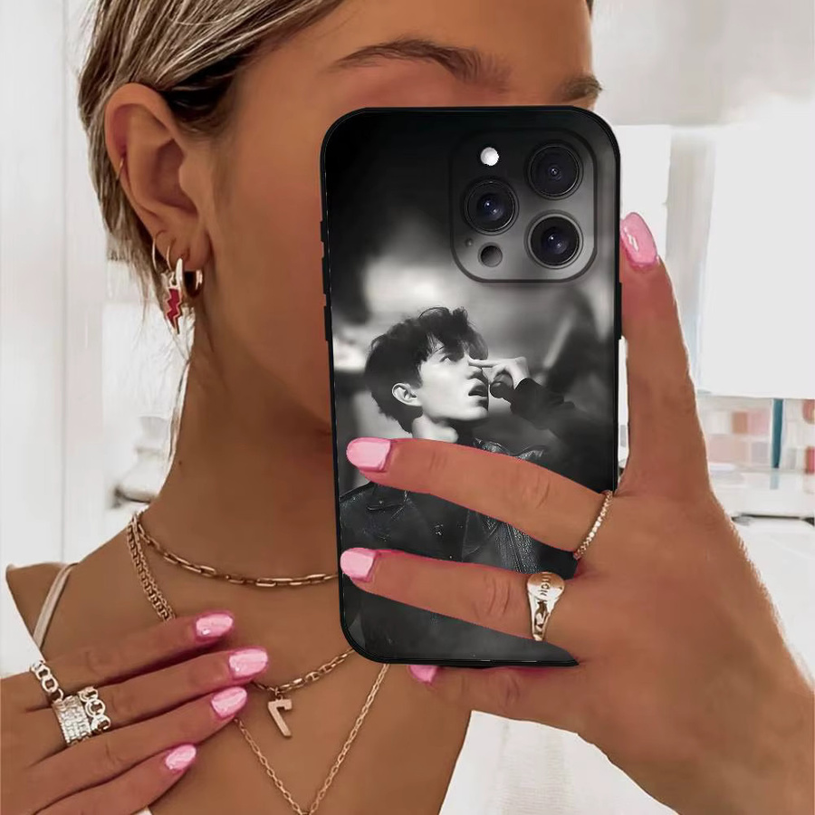 Dimash Kudaibergen Handyhülle für iPhone 16 15 14 13 12 11 Pro Max Plus Mini XR XS SE in Schwarz - Bild 5