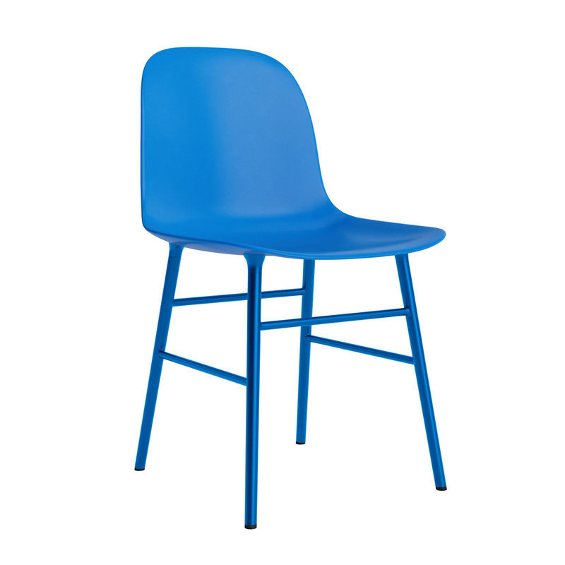 Normann Copenhagen Form Stuhl mit blauem Metallgestell im skandinavischen Design - Bild 3