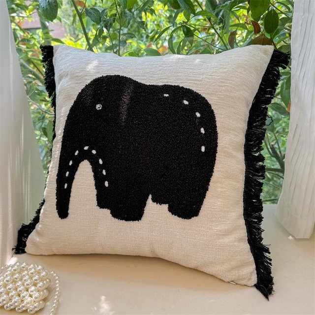 Dekorativer Kissenbezug mit Tier-Stickerei von JMG Clothing in Weiß, B/B: 45 x 45 cm - Bild 1