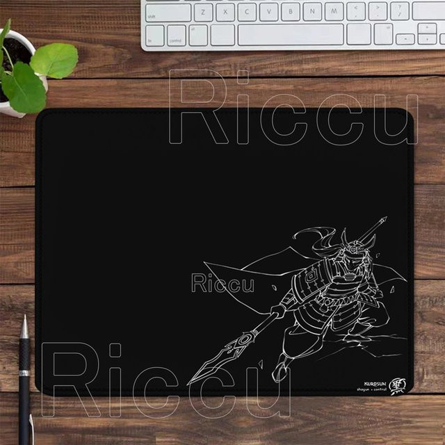 Kurosun Shogun kleines Gaming-Mauspad in Schwarz für E-Sport und Gamer - Bild 1