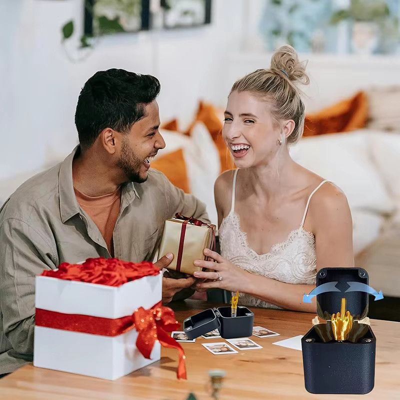 Fun Love Rose Pop-up Überraschung Geschenkbox mit Mittelfinger-Streich für Valentinstag und Weihnachten - Bild 2