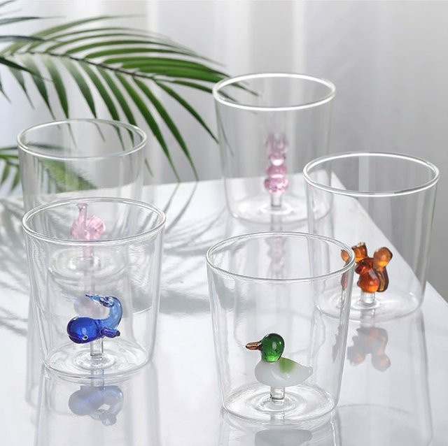 FATUBE Trinkglas aus Borosilikatglas in transparentem Design mit niedlicher 3D-Cartoon-Form für Saft und kalte Getränke - Bild 1