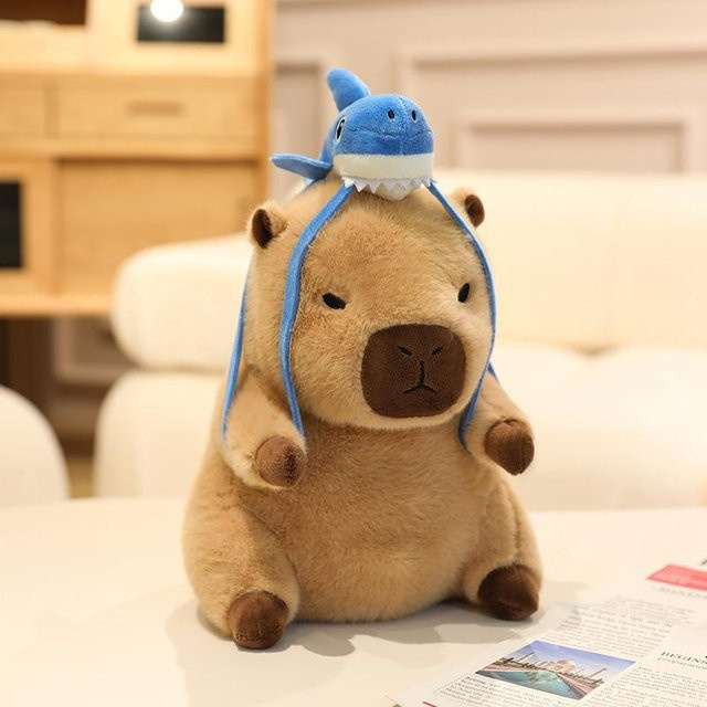 Braunes Capybara Stofftier, Sitzendes Plüschtier mit Rucksack Hut, 20cm - Bild 1