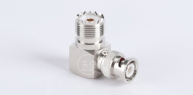Xiegu BNC-Stecker auf M-Buchse Winkeladapter in Silber zur Verbindung von M-Kopf-Antennen und Feedern - Bild 1