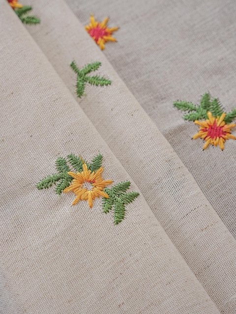 JINGYUE Pet Tischdecke mit gelber Margeriten-Stickerei und Quasten, Beige, B/B: 140 x 140 cm - Bild 1