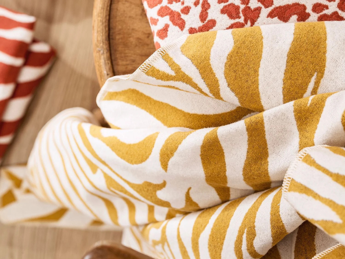 Magma Plaid LEOPARDO Decke im Leopardenlook, Farbe: Senf/Gelb, B/T: 180 x 140 cm - Bild 1