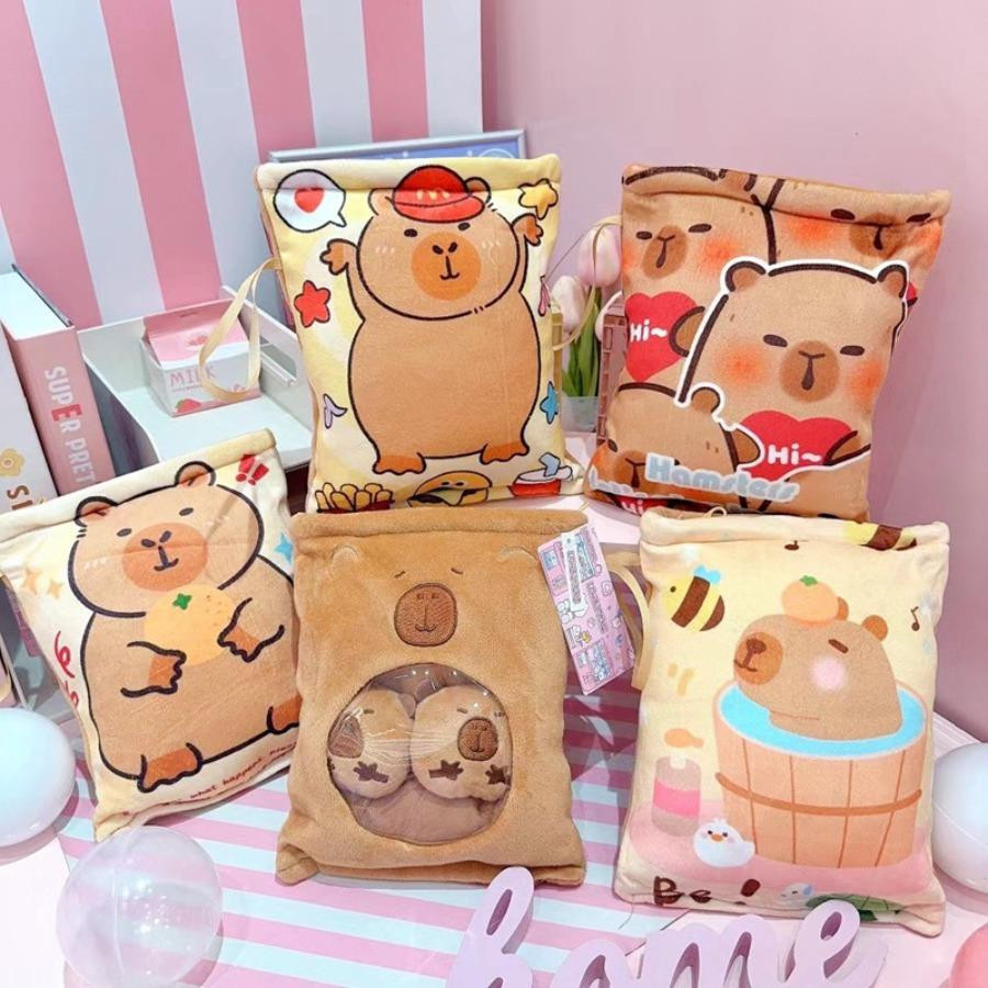 Fashnics Capybara Snacks Tasche Plüschtier Kissen orange - Bild 1