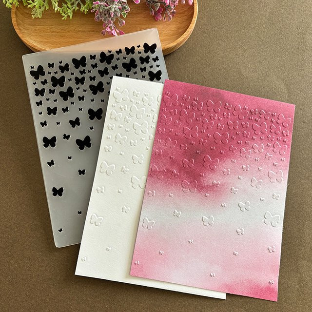 Einteiliges Set mit geprägtem Kunststoffordner im Schmetterlings-Tanz-Design in Weiß für Scrapbooking-Vorlagen - Bild 1