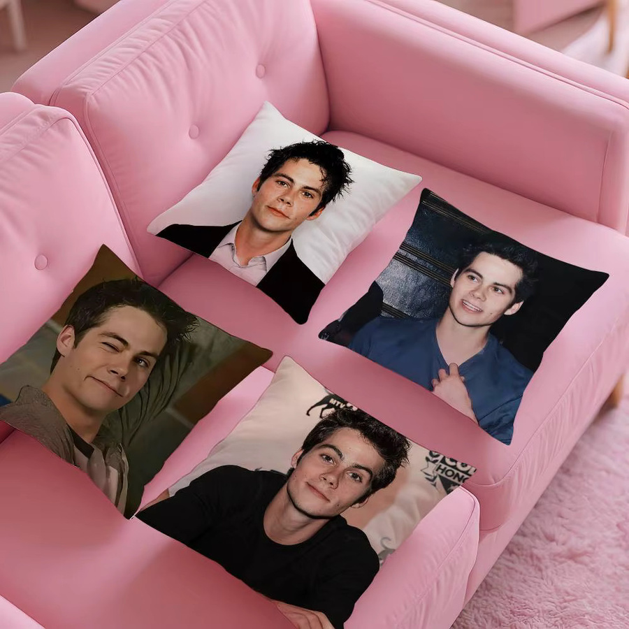 Kissenbezug mit Dylan O'Brien Motiv aus kurzem Plüsch, quadratisch, Mehrfarbig, Breite: 35,0 cm - Bild 2