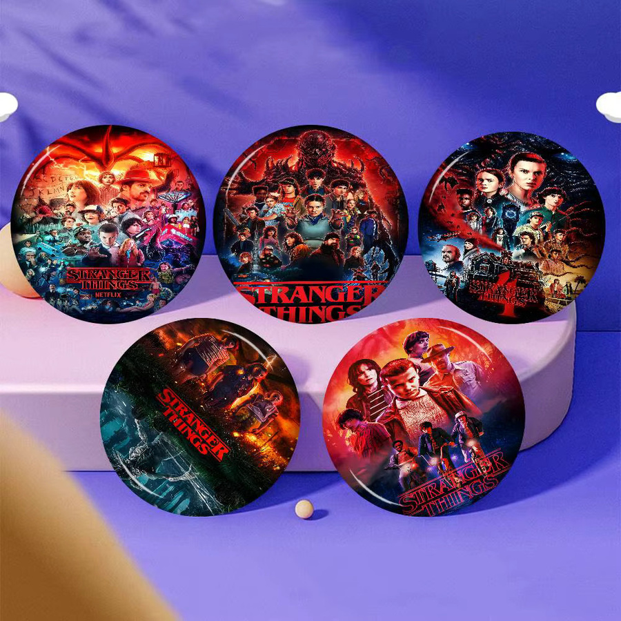 Broschen TV Stranger Things 58mm, Anstecknadeln - Bild 5