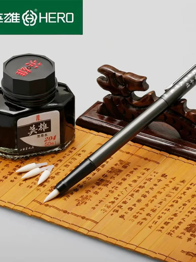 Hero 98 Soft-Tip Kalligraphie-Stift in Schwarz für kleine und mittlere Schriften - Bild 6